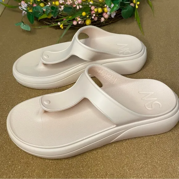 Stuart Weitzman Slide Sandals Chunky Stuflex T Strap Size 6