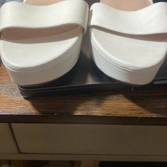 Stuart Weitzman Women's White Capri Leather Platform Sandals sz 7.5