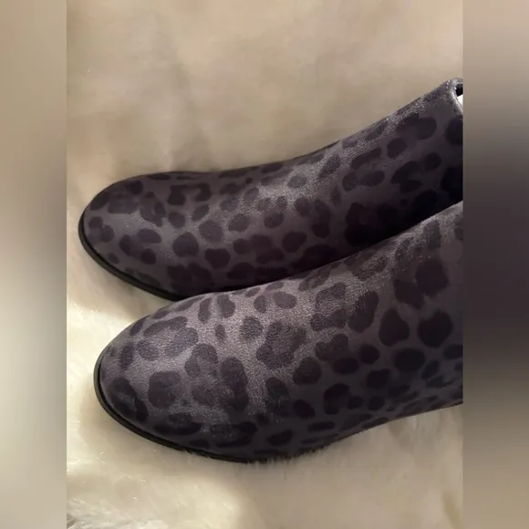 Style &amp; Co Grey &amp; Black Animal Print Boots- Size 6 1/2