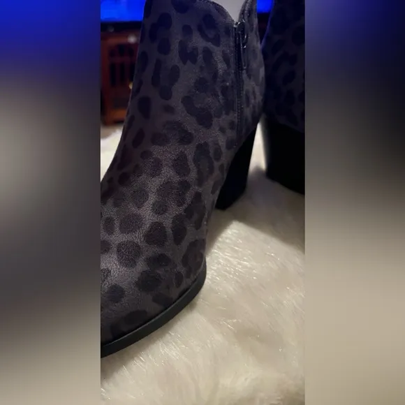 Style &amp; Co Grey &amp; Black Animal Print Boots- Size 6 1/2