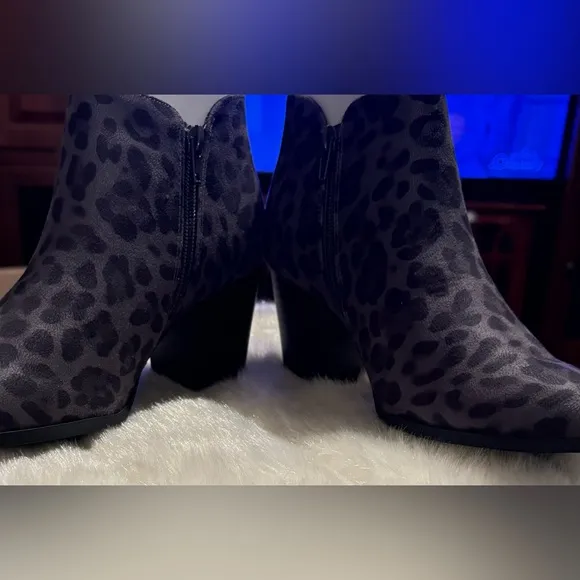 Style &amp; Co Grey &amp; Black Animal Print Boots- Size 6 1/2