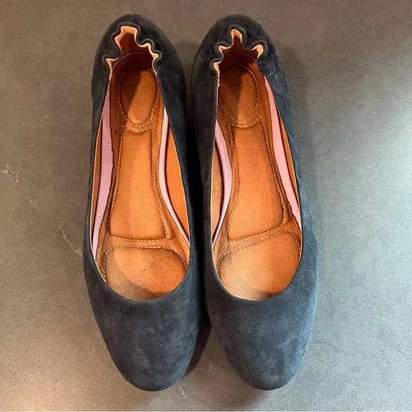 Sudini sz 8 Zable navy suede flats
