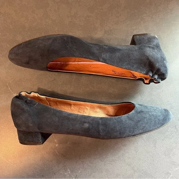 Sudini sz 8 Zable navy suede flats