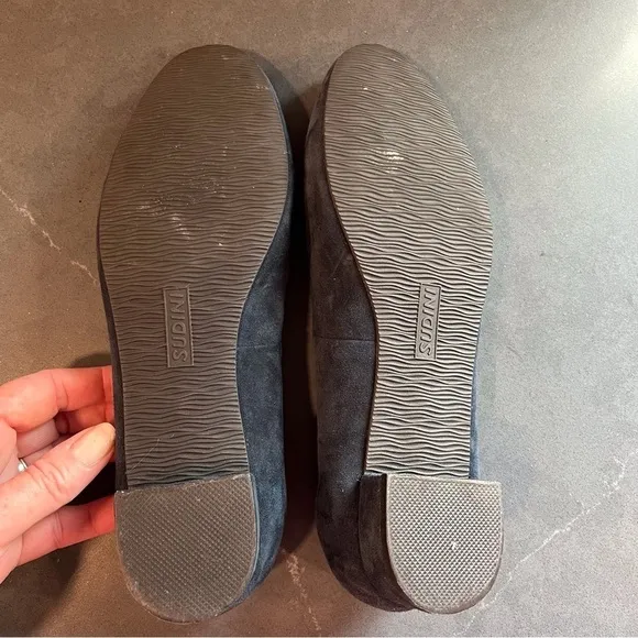 Sudini sz 8 Zable navy suede flats