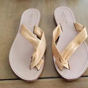 SUNDANCE LEATHER SANDALS  NEVER WORN