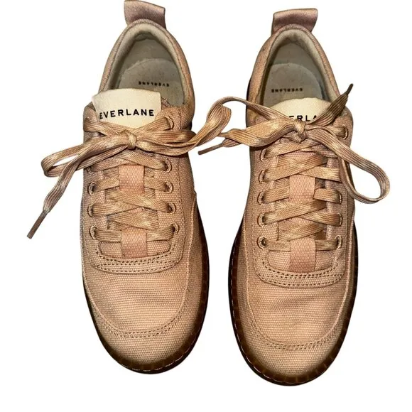 Super lightweight! The EVERLANE Tread-Bare Sneaker in Pale Pink Size 7