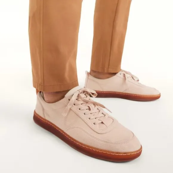 Super lightweight! The EVERLANE Tread-Bare Sneaker in Pale Pink Size 7