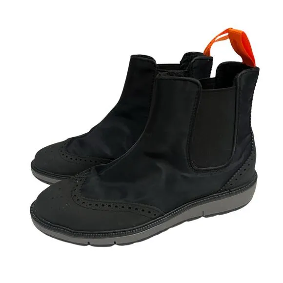 SWIMS Men’s Black &amp; Gray Classic Chelsea Boot Mixed Media Ankle Boot Size 7