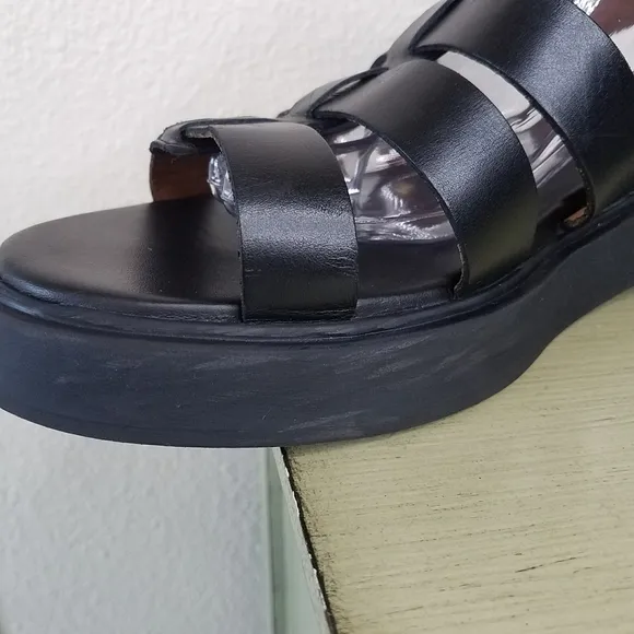 Sézane Low Aly Leather Fisherman Sandals