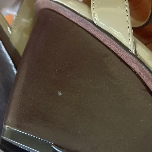 Tahari Gianna taupe and brown patent leather open toe wedge sandals
