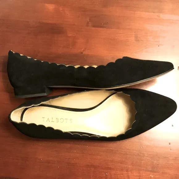 🍁TALBOTS Edison Scallop Genuine Suede Flats