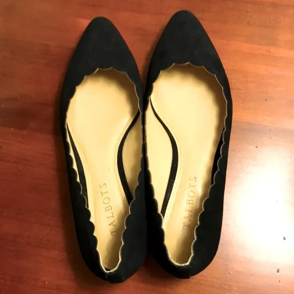 🍁TALBOTS Edison Scallop Genuine Suede Flats