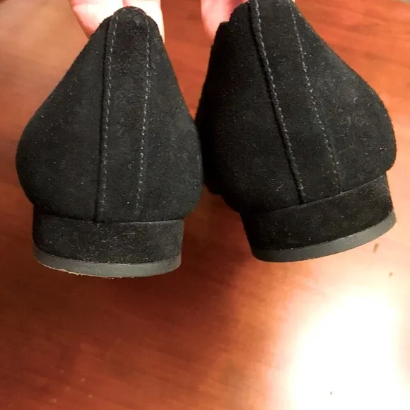 🍁TALBOTS Edison Scallop Genuine Suede Flats