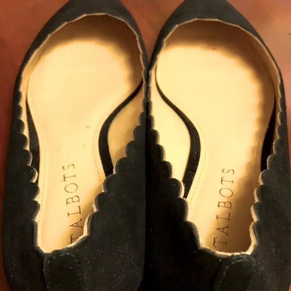 🍁TALBOTS Edison Scallop Genuine Suede Flats