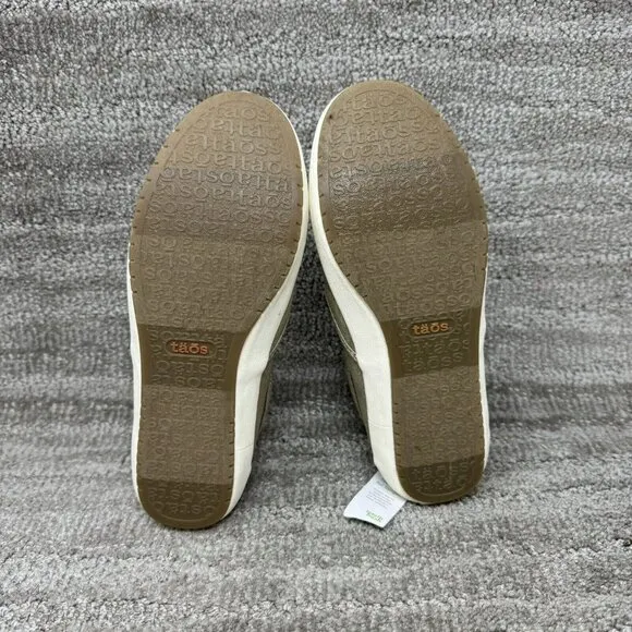 Taos Beige Dandy Canvas Slip On Shoes Womens 6 Loafers Antimicrobial Brand New