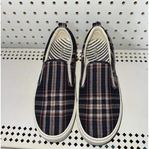 Taos Rubber Soul Womens Canvas Slip On Loafers Sneakers Flats Size 9 Plaid