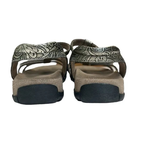 Taos Trophy Leather Sandals Floral in Pewter 6