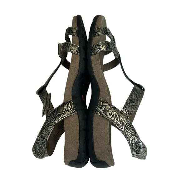Taos Trophy Leather Sandals Floral in Pewter 6