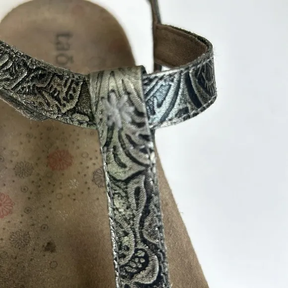 Taos Trophy Leather Sandals Floral in Pewter 6