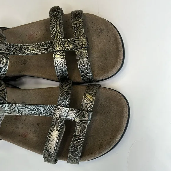 Taos Trophy Leather Sandals Floral in Pewter 6