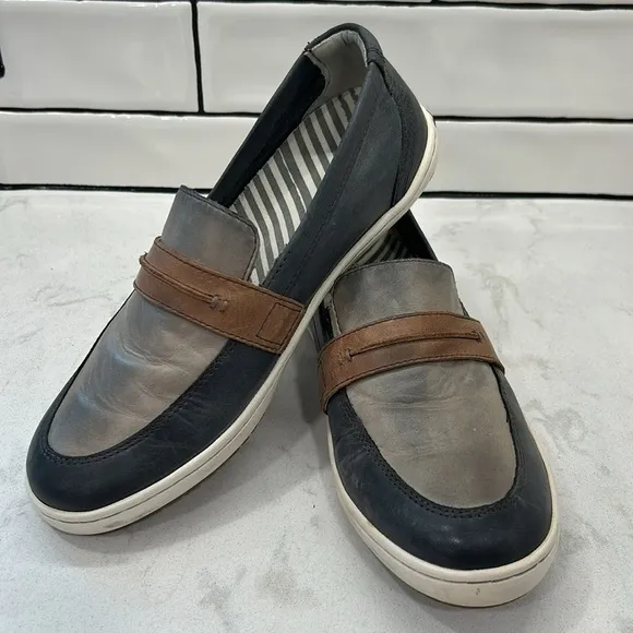 Taos Upward Black/Natural Multi Leather Flats Loafers Size 8.5