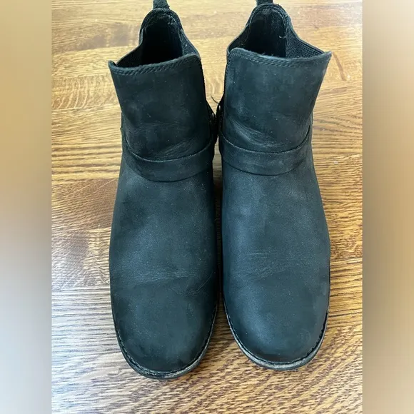 TEVA Ellery Chelsea Ankle Boot Pull On Waterproof Suede Leather Black Sz 8.5