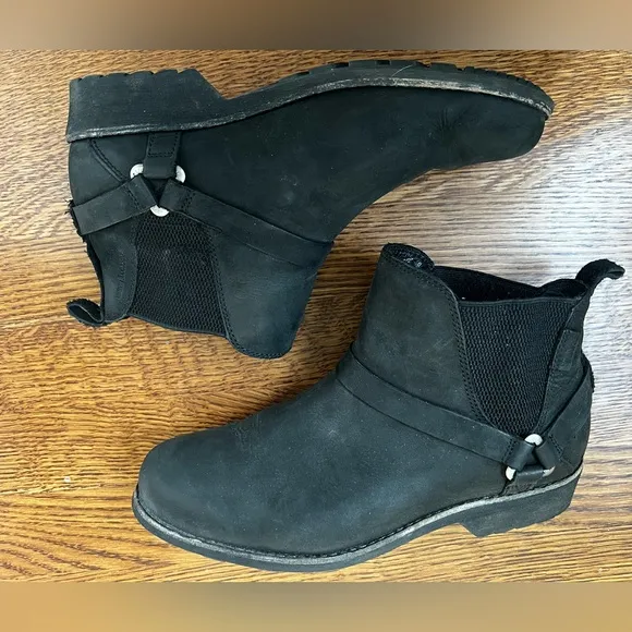 TEVA Ellery Chelsea Ankle Boot Pull On Waterproof Suede Leather Black Sz 8.5