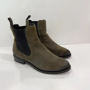 Thursday Boot Company Women’s Chelsea Boots