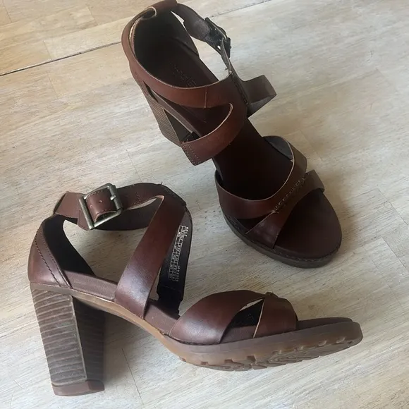 Timberland Earthkeepers Stratham Heights leather chunky heel size 6.5 sandals