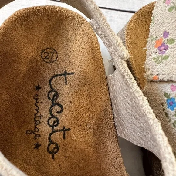 Tocoto Vintage Floral Leather Sandals