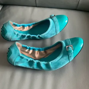 Tod's NWT Suede Ballet Flats