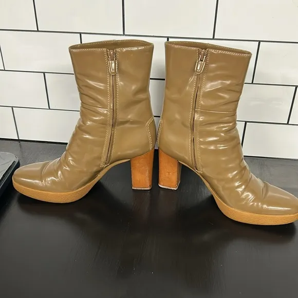 TOD’S Patent Leather Platform Boots Wooden Heel Zip Side Women’s Size 7