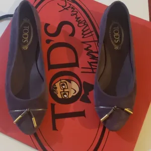 TOD'S  PURPLE SUEDE FLATS