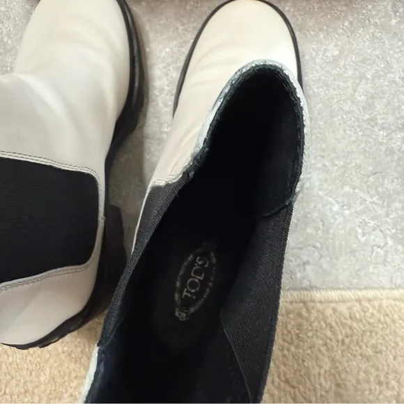 Tods Round Toe Chelsea Boots in white and black platform Lugsole size 38