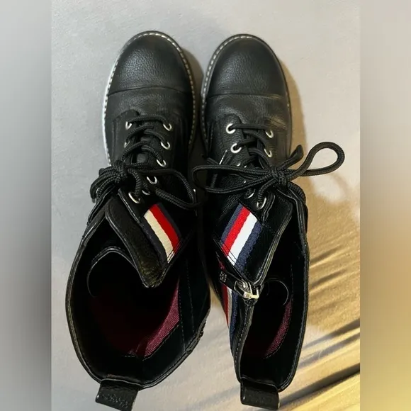 Tommy Hilfiger boots lavo2 leather side zip size 7.5 new without tag