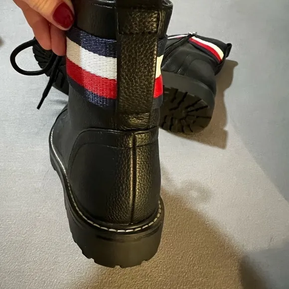 Tommy Hilfiger boots lavo2 leather side zip size 7.5 new without tag