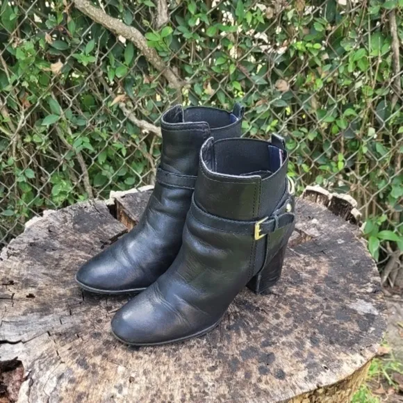 Tommy Hilfiger Genuine Leather Ankle Booties/Black Platform Heel 90s