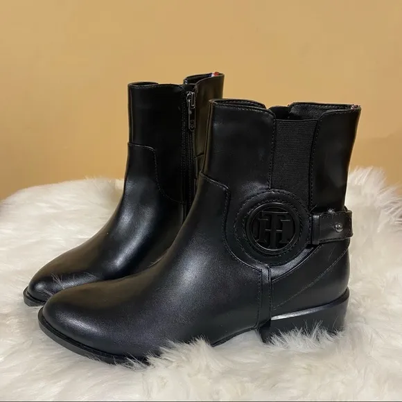 Tommy Hilfiger Mavrick Block Heel Ankle Booties Black Size 6 New