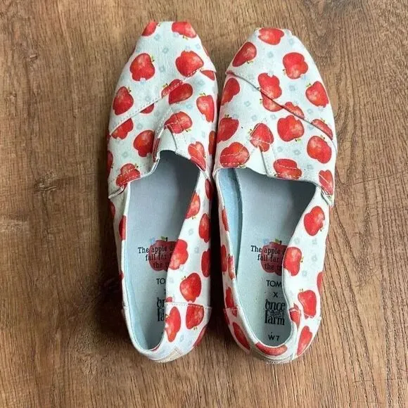 Toms Alpargata Once Upon a Farm White Apple Print Canvas Loafers Women’s 7