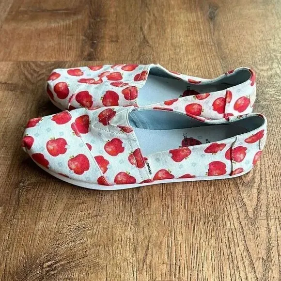 Toms Alpargata Once Upon a Farm White Apple Print Canvas Loafers Women’s 7