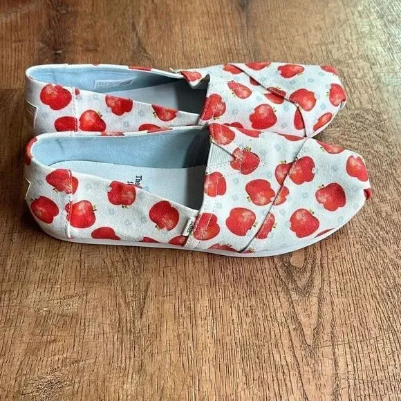 Toms Alpargata Once Upon a Farm White Apple Print Canvas Loafers Women’s 7