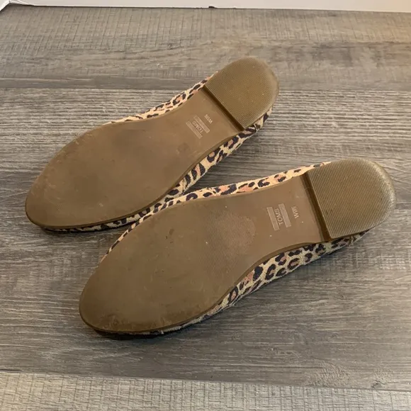 Toms animal print suede flats size 9 1/2