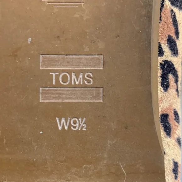 Toms animal print suede flats size 9 1/2