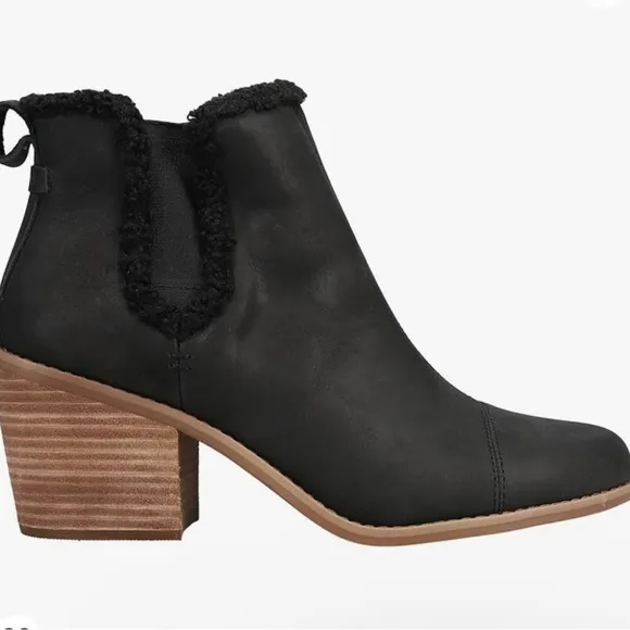 🌸TOMS🌸 Black Everly Chelsea Boots Size: 12