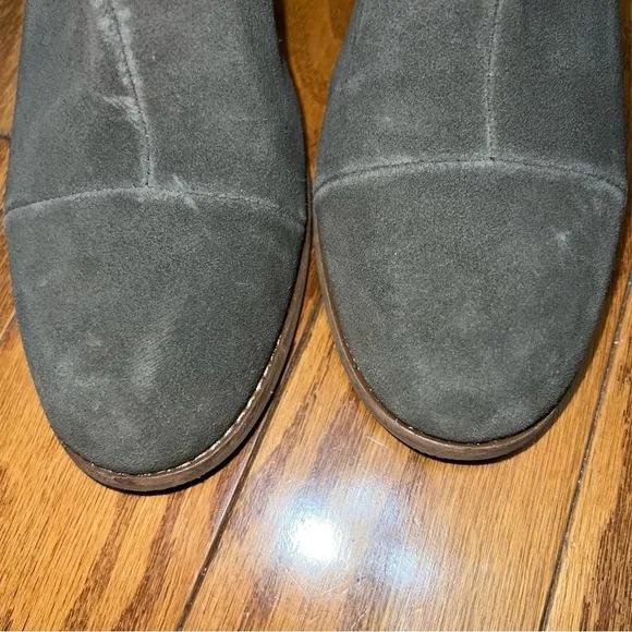 Toms Esme Tarmac Olive Green Suede Chelsea Heeled Boots Size 10