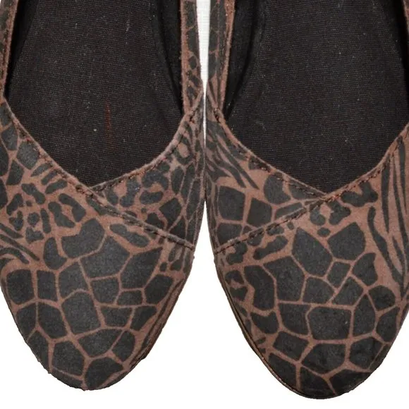 TOMS JUTTI NEAT SZ 7 M BLACK BROWN SUEDE LEATHER FLATS COMFORT SHOES