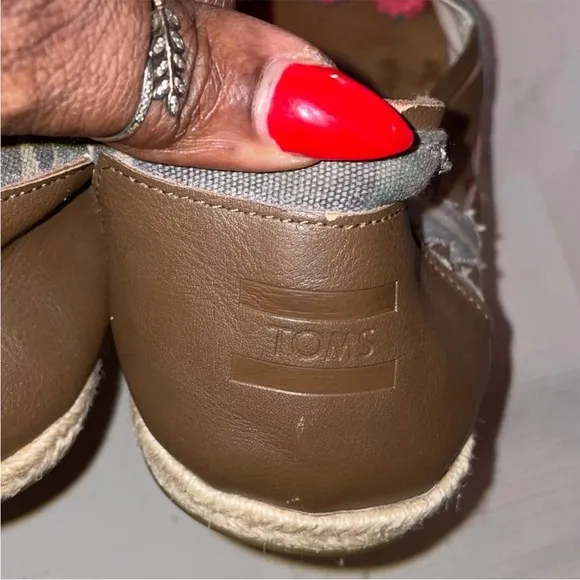 TOMS LEATHER / DENIM SANDALS 13