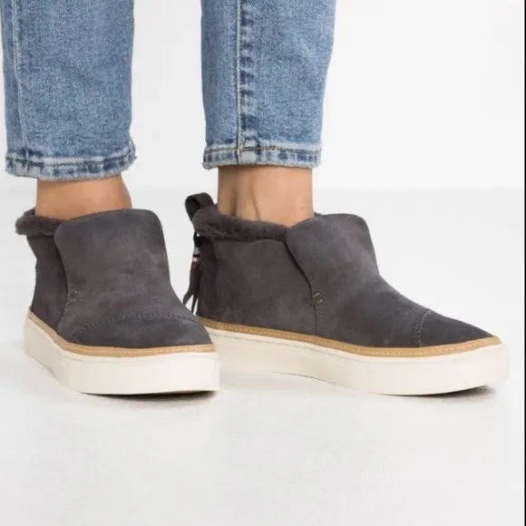 Toms Paxton Suede Slip On Platform Sneaker Chukka Bootie Fur Trimmed Gray size 7