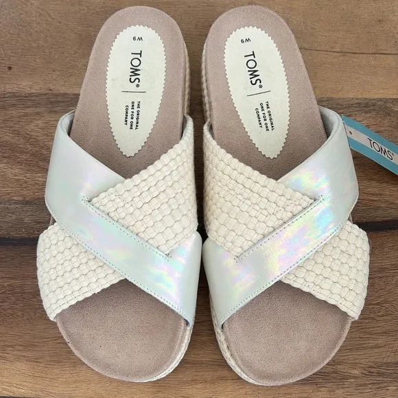 Toms sandals new with tag
