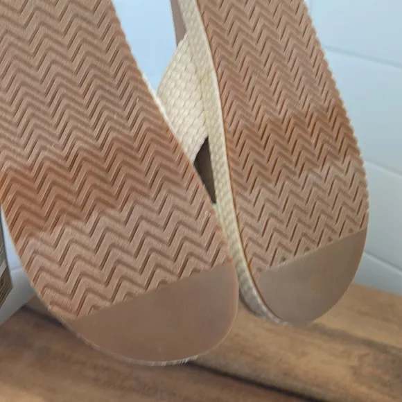 Toms sandals new with tag